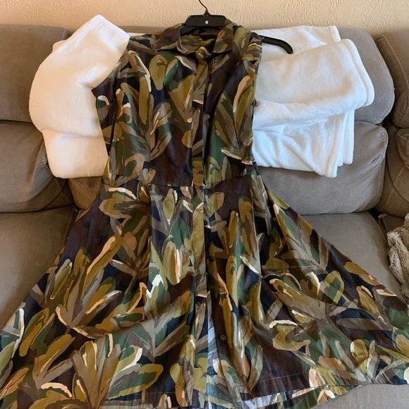 Women Dress w belted waist - Picture 5 of 9